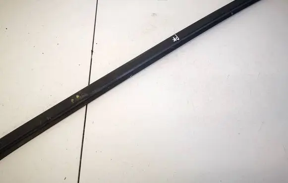 Ford Mondeo MK IV Front door glass trim molding 7S71A20570