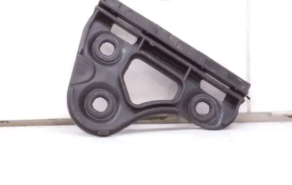 Audi A2 Fender mounting bracket 8Z0821250