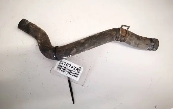Engine coolant pipe/hose