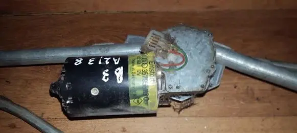 Volkswagen PASSAT B3 Wiper motor 357955113