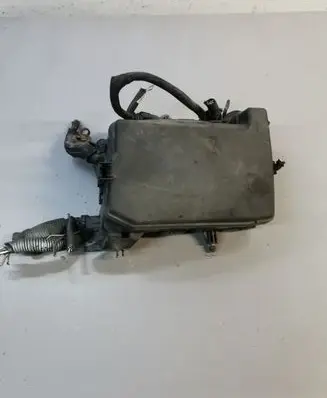Toyota Auris E180 Fuse box set 8266202590