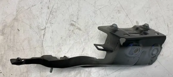Audi Q5 SQ5 FY Fender mounting bracket 80A821136A