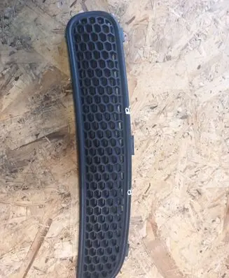 Mini One - Cooper R50 - 53 Wiper trim 7122506