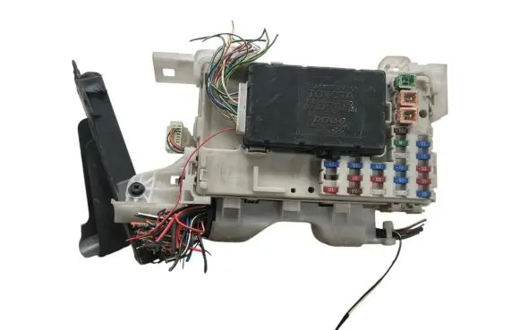 Toyota Corolla E120 E130 Fuse box set 8264102060 MB2323008531