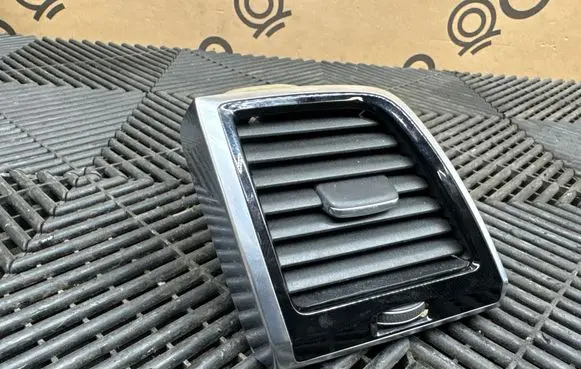 Volvo XC90 Dashboard side air vent grill/cover trim 31366449