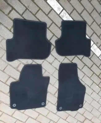 Skoda Yeti (5L) Car floor mat set 5L1061404A 5L1863011NXMV