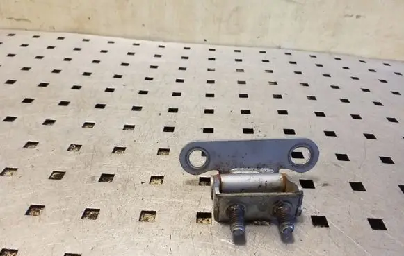 Toyota Corolla E120 E130 Tailgate/trunk/boot hinge