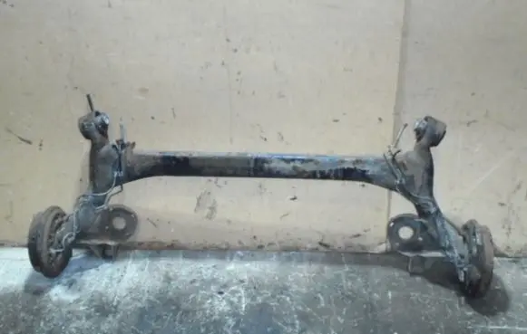 Volkswagen Polo IV 9N3 Rear beam 