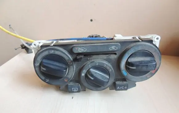 Nissan Note (E11) Interior fan control switch 