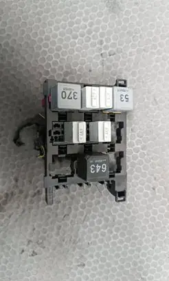 Volkswagen Tiguan Fuse box set 1T1937503A