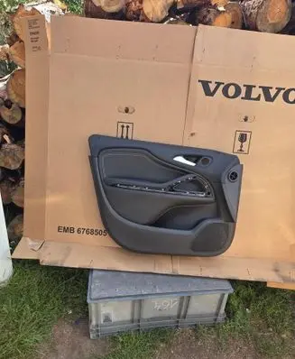 Opel Zafira C Front door card panel trim 13469745