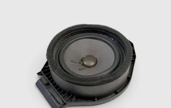 Chevrolet Suburban Rear door speaker 22743232 84190241