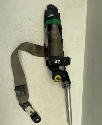 Volvo S80 Front seatbelt 39966469