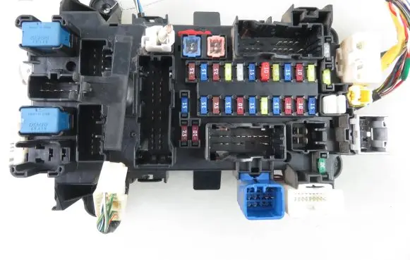 Suzuki Grand Vitara II Central body control module