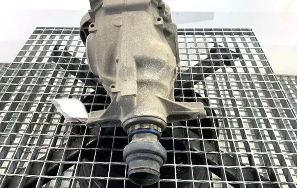 BMW 5 G30 G31 G38 Rear differential 7573819