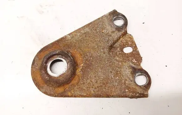 Volvo S60 Engine mounting bracket 