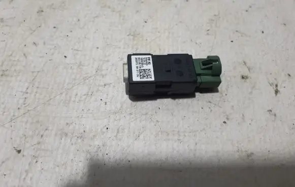 Skoda Karoq USB socket connector 3G5035726