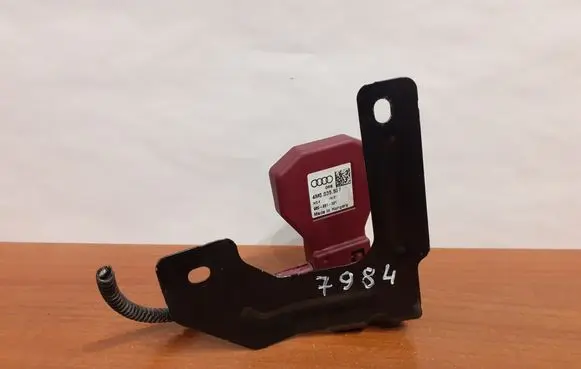 Audi A3 8Y Aerial antenna amplifier 4M0035507 7984