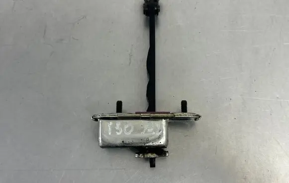 Hyundai i30 Front door check strap stopper 79390G4000