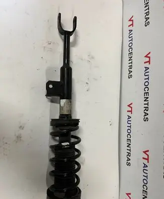 BMW 5 G30 G31 Front shock absorber/damper 6866629