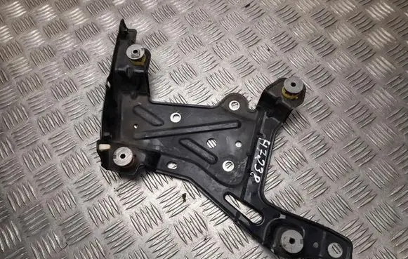 Porsche Cayenne (92A) Headlight/headlamp mounting bracket 7P5821260