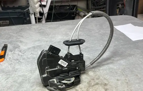 KIA Niro Rear glass lock/latch X29 81420G5000HJJ