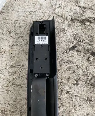 Volkswagen PASSAT B5.5 Electric window control switch