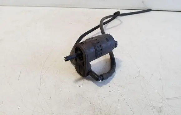 Fiat 500L Windscreen/windshield washer pump 71740942