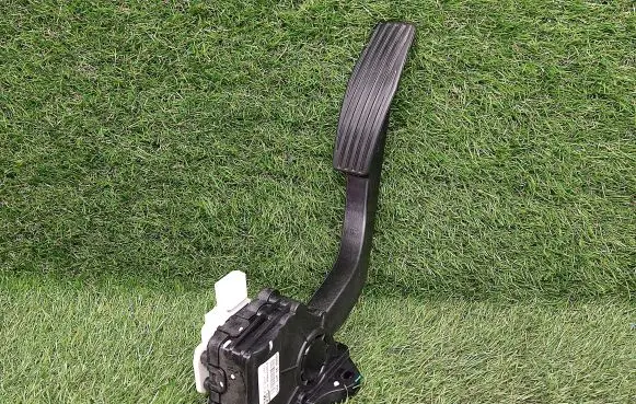 KIA Soul Accelerator throttle pedal 96892406