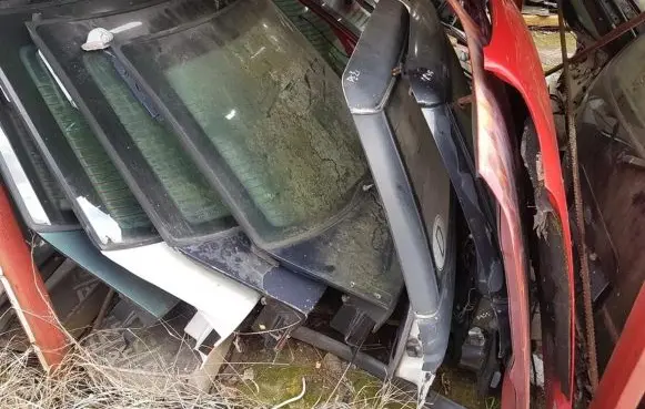 Ford Escort Engine bonnet/hood raudonas