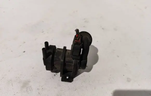 Volvo S40, V40 Turbo solenoid valve 7700874764