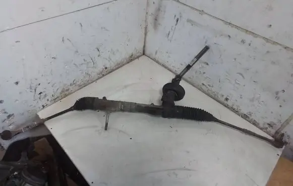 Peugeot 308 Steering rack E3010