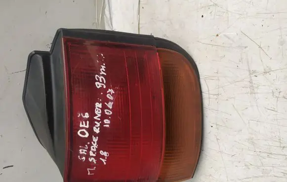 Mitsubishi Space Runner Rear/tail lights