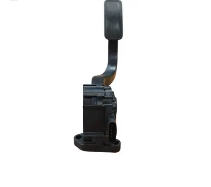 Accelerator throttle pedal
