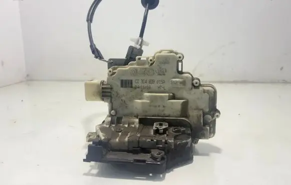Volkswagen PASSAT B7 Rear door lock 3C4839015A