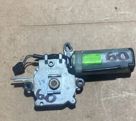 Mercedes-Benz C W202 Sunroof motor/actuator 0390201608 2028208010