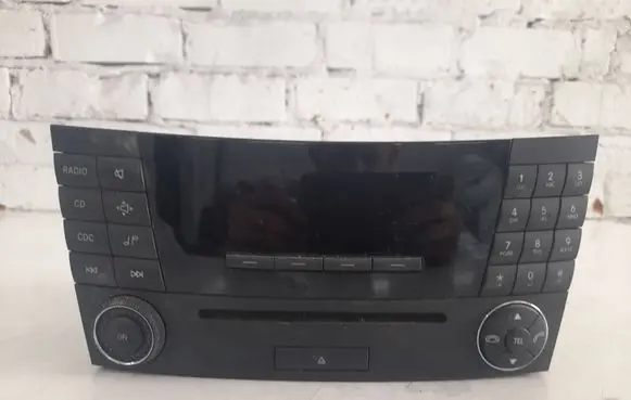 Mercedes-Benz CLS C219 Radio/CD/DVD/GPS head unit A2118705089 020874