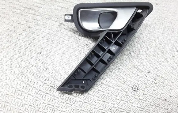Nissan Primera Rear door interior handle