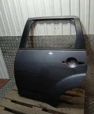 Mitsubishi Outlander Rear door