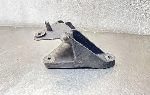 Opel Astra J Engine mounting bracket 13248664