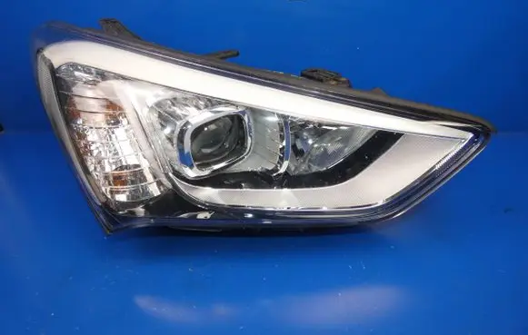 Hyundai Grand Santa Fe NC Headlight/headlamp