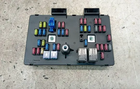 Opel Antara Fuse module AK62083 06462N