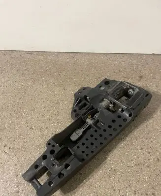 Rear door exterior handle/bracket