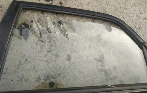 KIA Sportage Rear door window glass as2