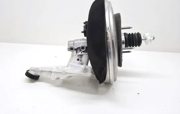 Opel Astra L Brake booster 9841624580