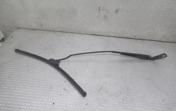 Volkswagen Golf IV Windshield/front glass wiper blade 1J1955410A
