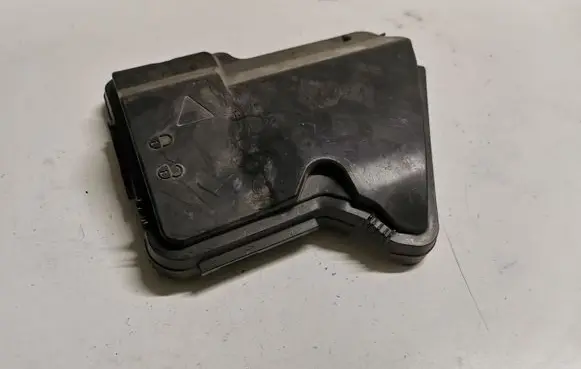 BMW X5 E70 Fuse box cover 7555102