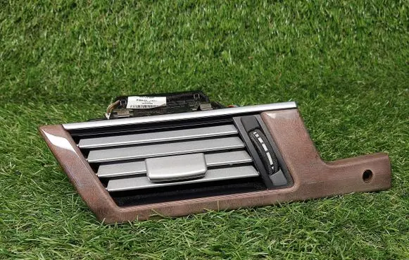 Mercedes-Benz E W212 Dashboard side air vent grill/cover trim A2128302654