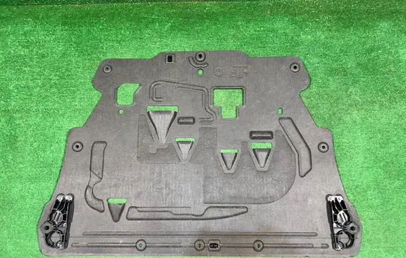 Volvo XC60 Engine splash shield/under tray 32226491