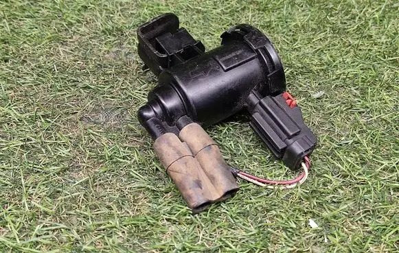 Chrysler Sebring (ST-22 - JR) Turbo solenoid valve 04591733AA